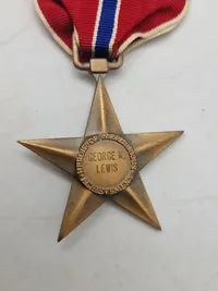 Originalt lot fra falden US soldat WW2 KIA 1 Lt George Milton Lewis (1920-1944) papirer medfølger ikke