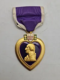 Originalt lot fra falden US soldat WW2 KIA 1 Lt George Milton Lewis (1920-1944) papirer medfølger ikke