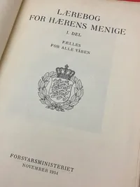 Diverse lærebøger for hærens menige