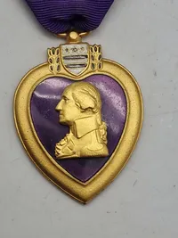 Originalt WW2 purple heart med nummer