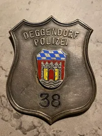 Originalt politiskilt fra Deggendorf Polizei - personligt skilt med nummer