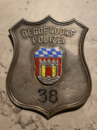 Originalt politiskilt fra Deggendorf Polizei - personligt skilt med nummer