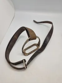 Samling stigbøjler militære mm.