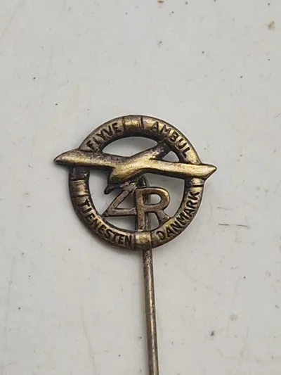 Pin Zonen ambulance flyver