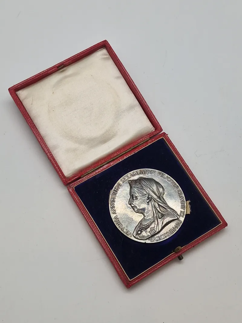 Original 1837-1897 Victoria Diamond Jubilee silver medallion with presentation box