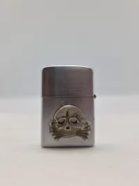 original Zippo med pansermærke