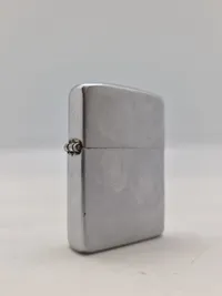 original Zippo med pansermærke