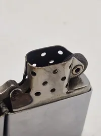 original Zippo med pansermærke