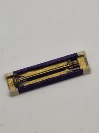 originalt WW2 purpel hardt lot bla. pin givet til efterladte