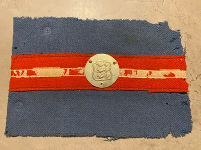 Originalt MI stemplet armbind fra modstandsbevægelsen - Loftfund