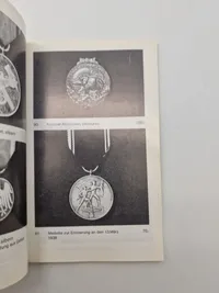 Militaria bog
