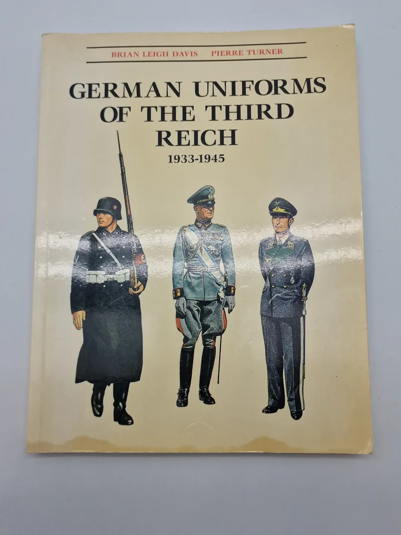 Militaria bog