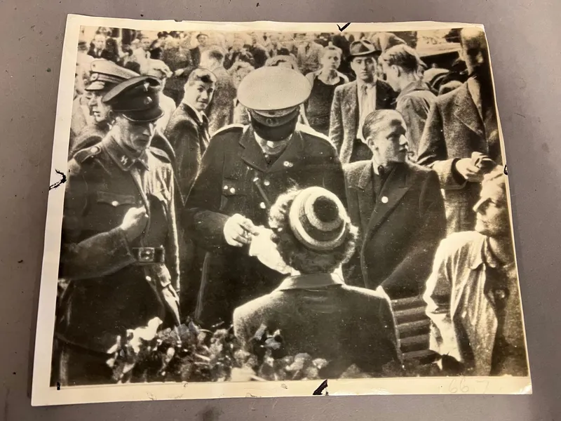 Originalt Sjælden allieret WW2 presse foto om Danmark, med tekst bagpå