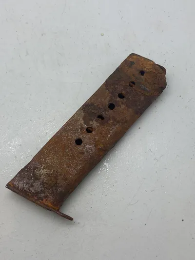 Originalt magasin for tysk Walther P38 - jordfund fra kampen om Berlin