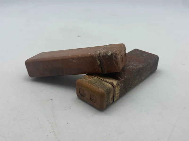 Originale tyske bakelit beholdere til antigaspudder - ww2