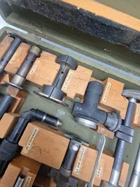 US WW2 Army  Gun bore sight kit
An original US WW2 all complete, Gun bore sight kit, for .50/22mm/35mm type arms, complete  wooden case 1944 dated.