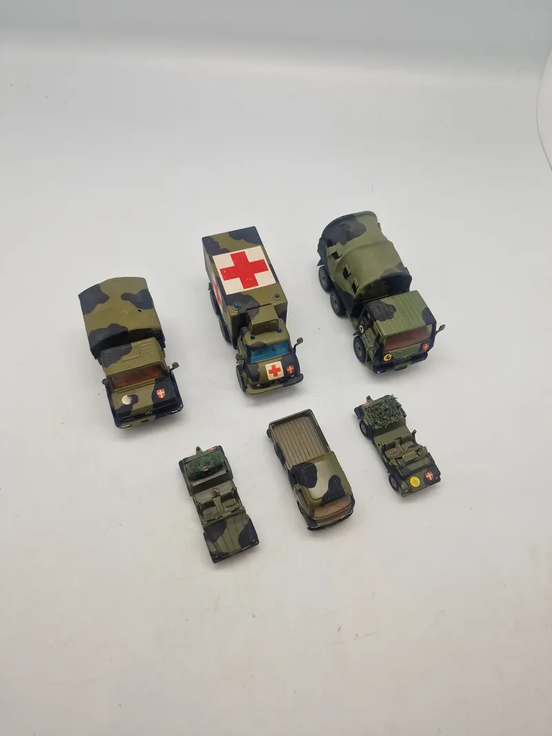 Samling militær biler