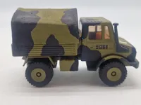 Samling militær biler