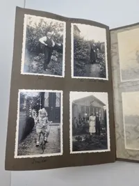 Originalt Album og Ahnenpass  og foto album fra Dansk SS frivillig Stammerjohan der faldt på Østfronten