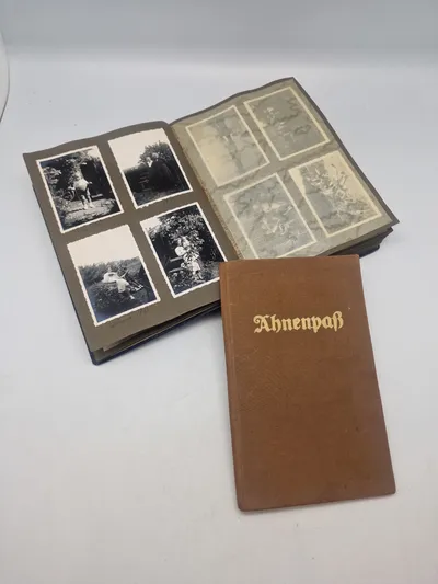 Originalt Album og Ahnenpass  og foto album fra Dansk SS frivillig Stammerjohan der faldt på Østfronten
