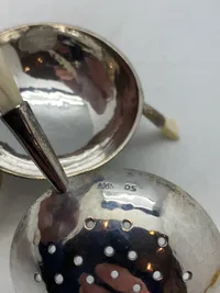 Original te si af 830 sølv, greb af ben - vægt 75,5 gram