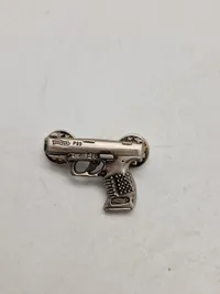 Slipsenåle ,  våben og ammunition