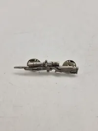 Slipsenåle ,  våben og ammunition