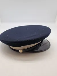 Original kasket fra det danske postvæsen