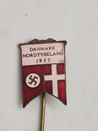 Original nål fra venskabskampen mellem Danmark og Nordtyskland i 1937