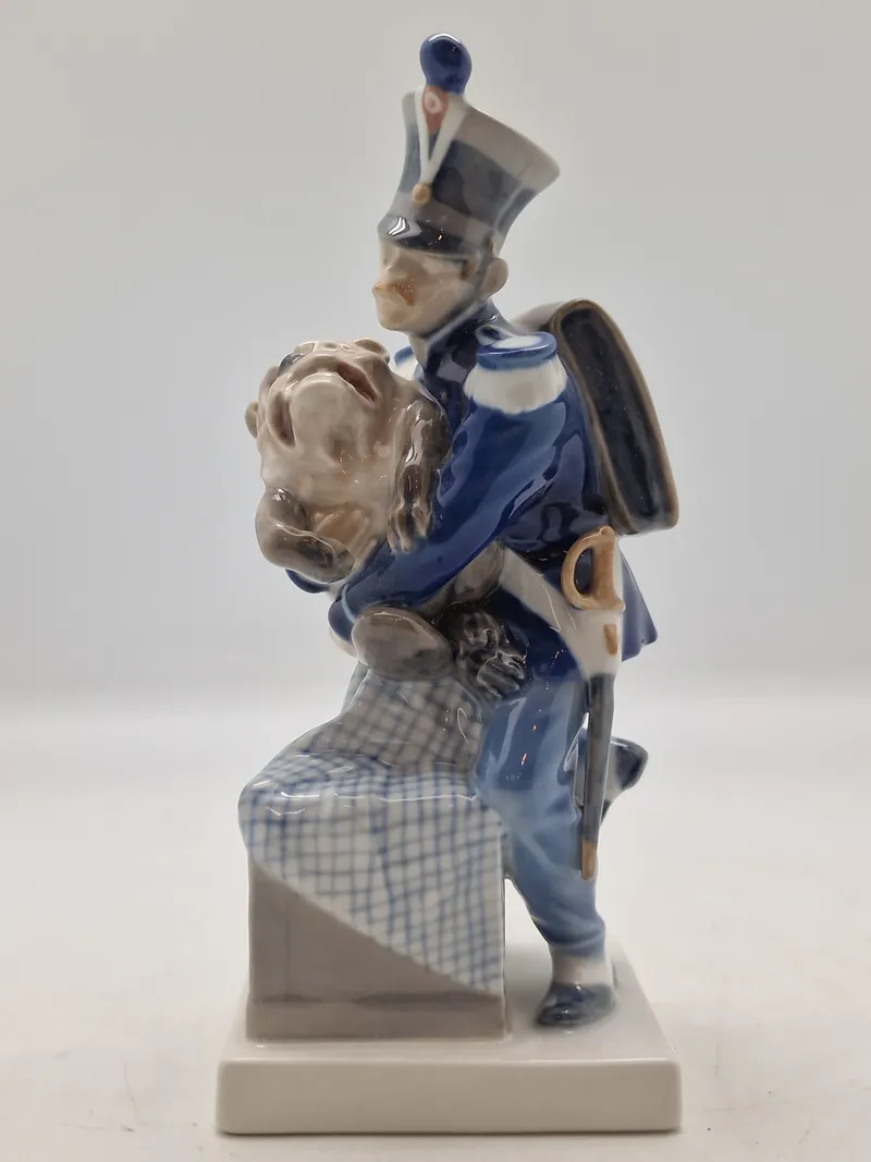 Soldaten og hunden fra Fyrtøjet, Royal Copenhagen figur nr. 1156
