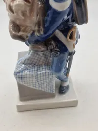 Soldaten og hunden fra Fyrtøjet, Royal Copenhagen figur nr. 1156