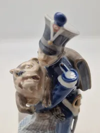 Soldaten og hunden fra Fyrtøjet, Royal Copenhagen figur nr. 1156