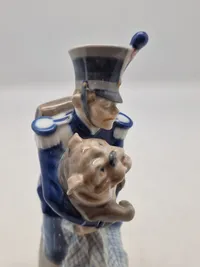 Soldaten og hunden fra Fyrtøjet, Royal Copenhagen figur nr. 1156