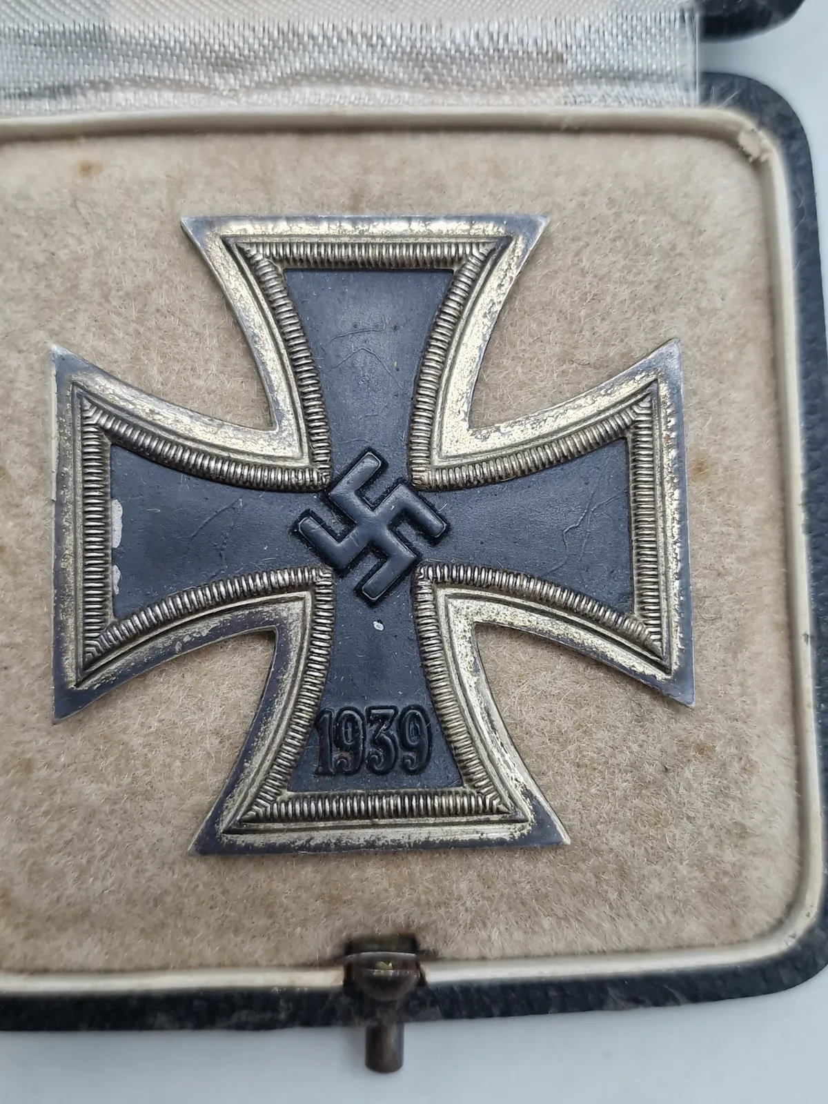 GERMAN IRON CROSS 1ST CLASS 1939. German Iron cross 1st Class 1939, maker mark '15' in cartouche for Frederick Orth, Vienna