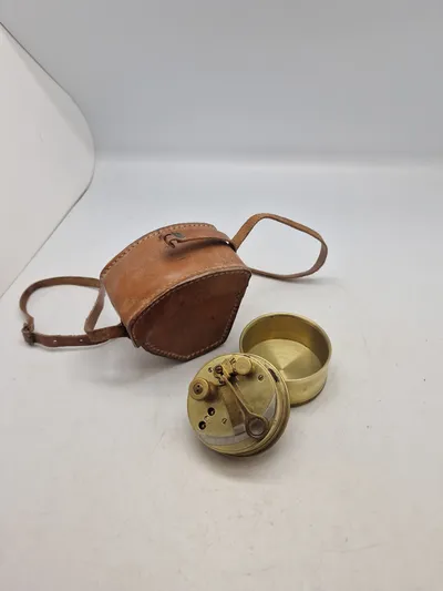 Original sjælden Engelsk lomme sekstant  pocket sextant in leather case.