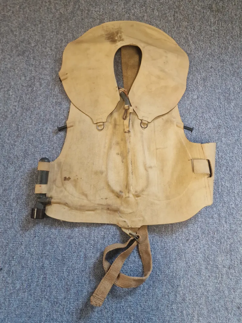 Original Tysk WW2 krigsmarine redningsvest med sjælden luftflaske