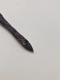 Original Armbryst pilespids funde ved Holmegaard under tørvegravning, Ca år 1300