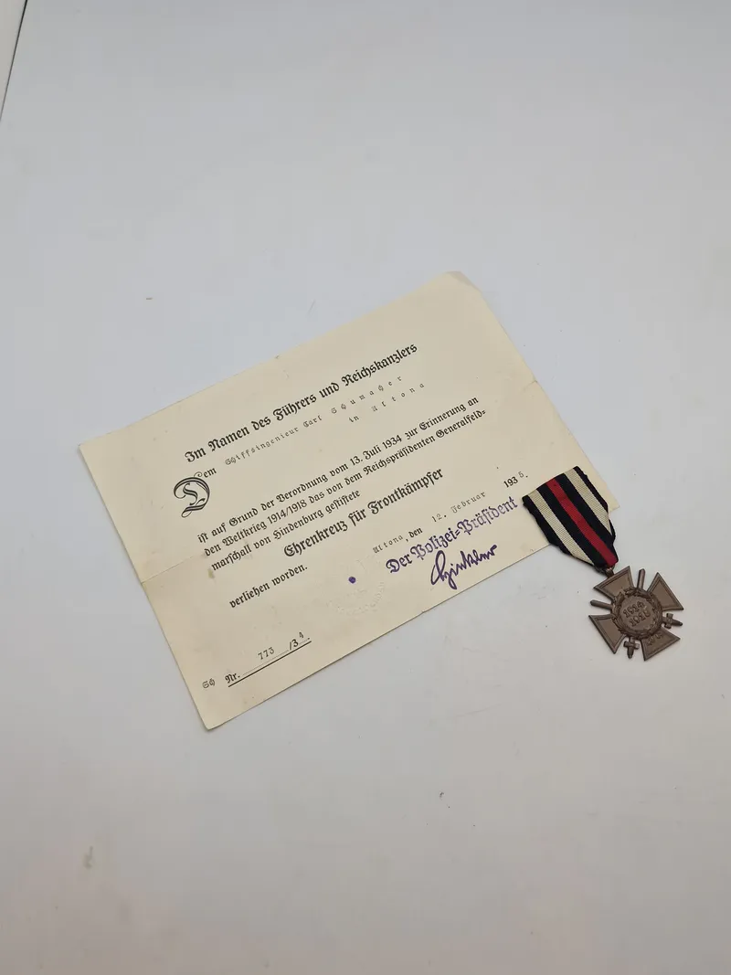 Originalt Hindenburg kors med urkunde