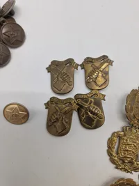Lot diverse danske mærker og russiske knapper