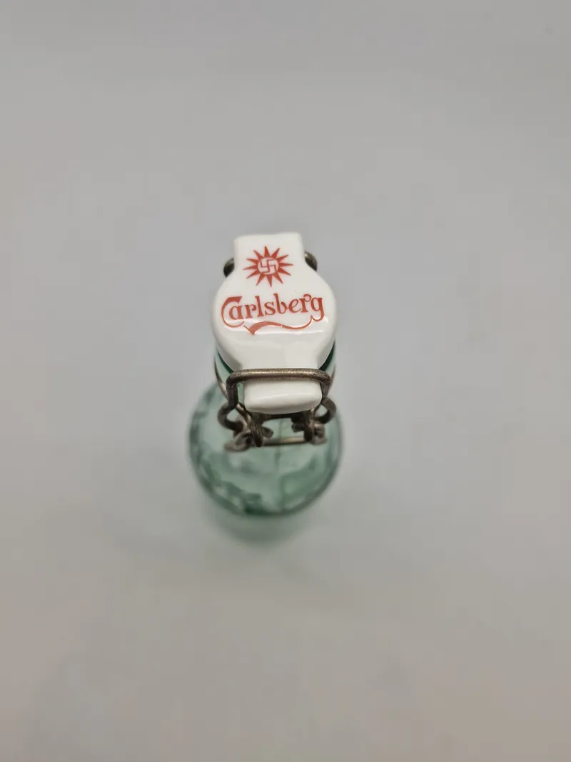 Original Carlsberg patentflaske fra 1942, tæt på mint stand
