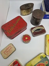 Stor samling ældre dåser mm.