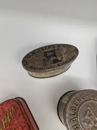 Stor samling ældre dåser mm.