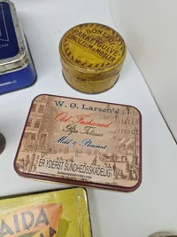 Stor samling ældre dåser mm.