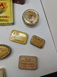Stor samling ældre dåser mm.