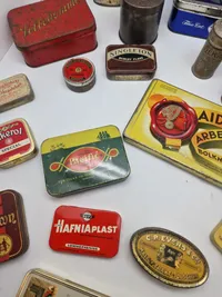 Stor samling ældre dåser mm.