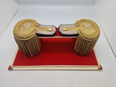 Originale Krigsmarine Epaulets for Korvetten Kapitän (ing) Stativ medfølger ikke