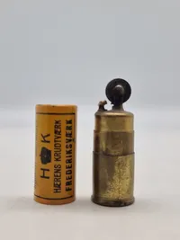 Gul HK patron lavet som lighter