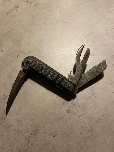 Original engelsk Broadarrow stemplet foldekniv fra 1945