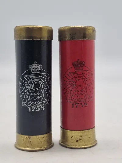 Salt & pepper sæt lavet som jagtpatroner som reklame for HK