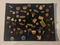 Stor samling pins og nåle